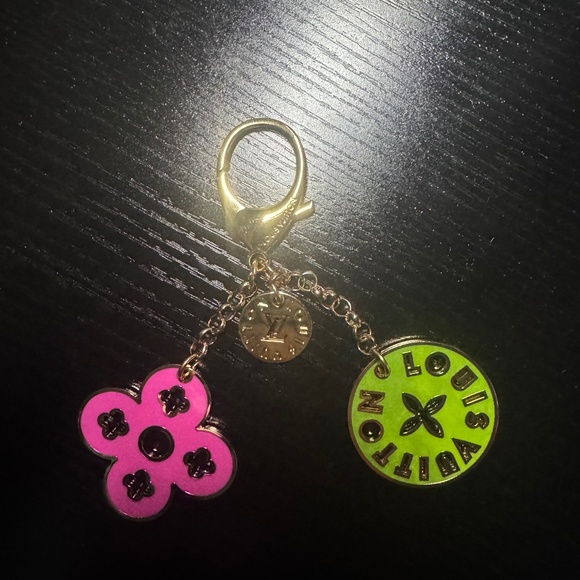LV Enamel Løøping Bag Charm - Picture 1 of 5
